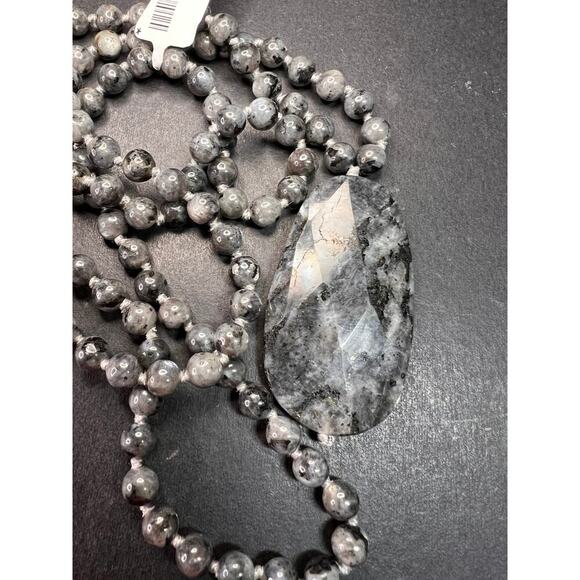 NEW Larvakite 30 inch necklace with pendant - Picture 9 of 10